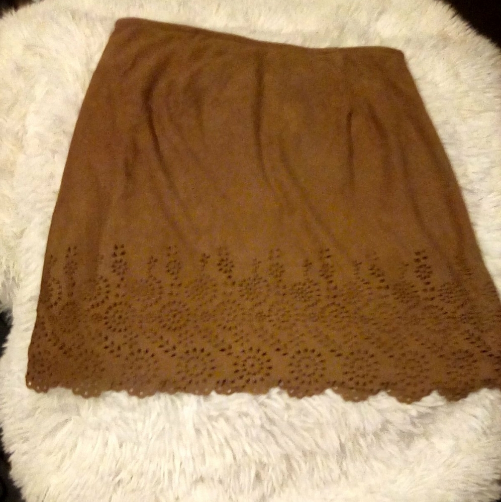 Amy Byer Girls size medium 10-12 faux suede skirt